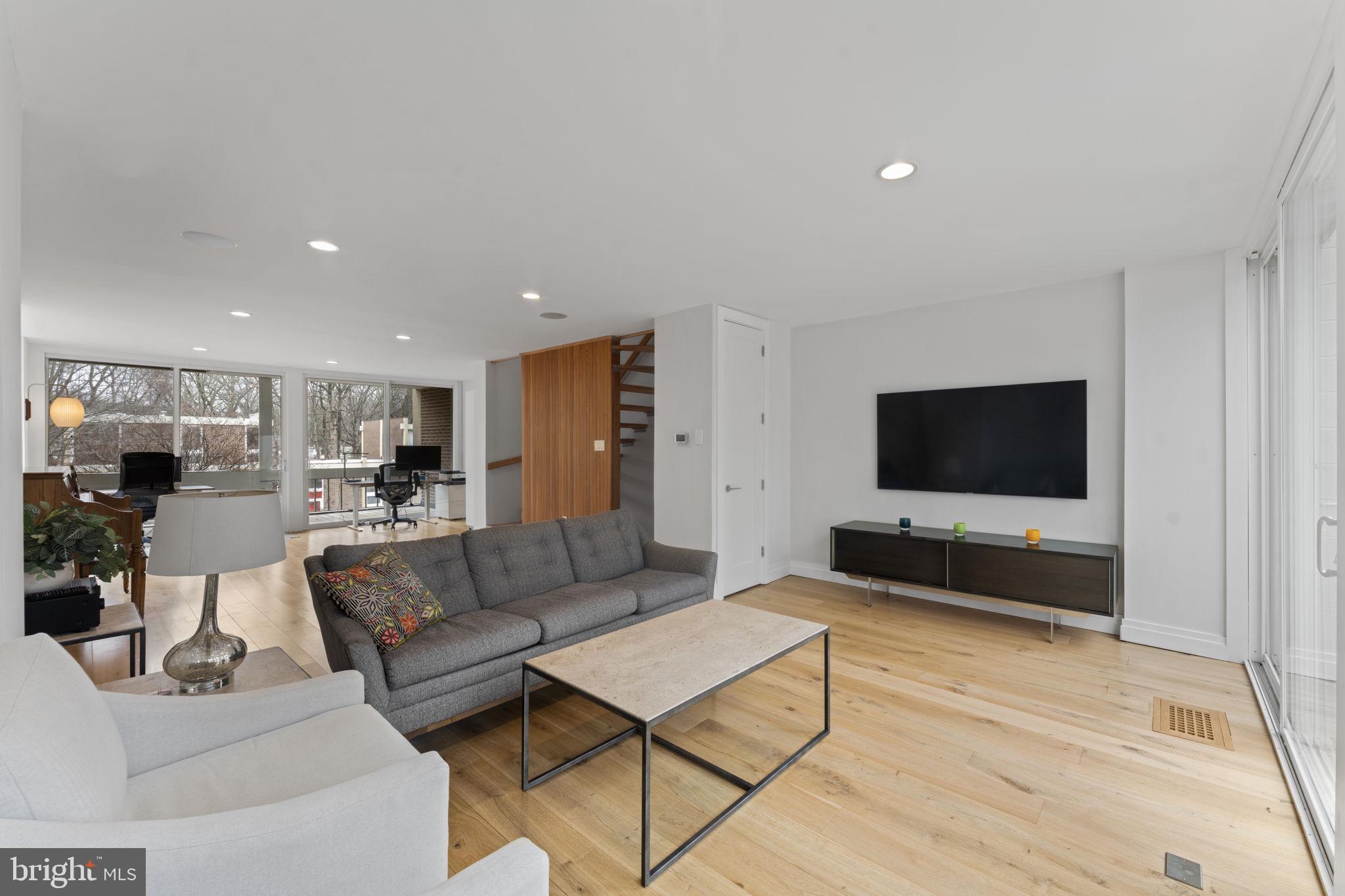 RESTON - Residential