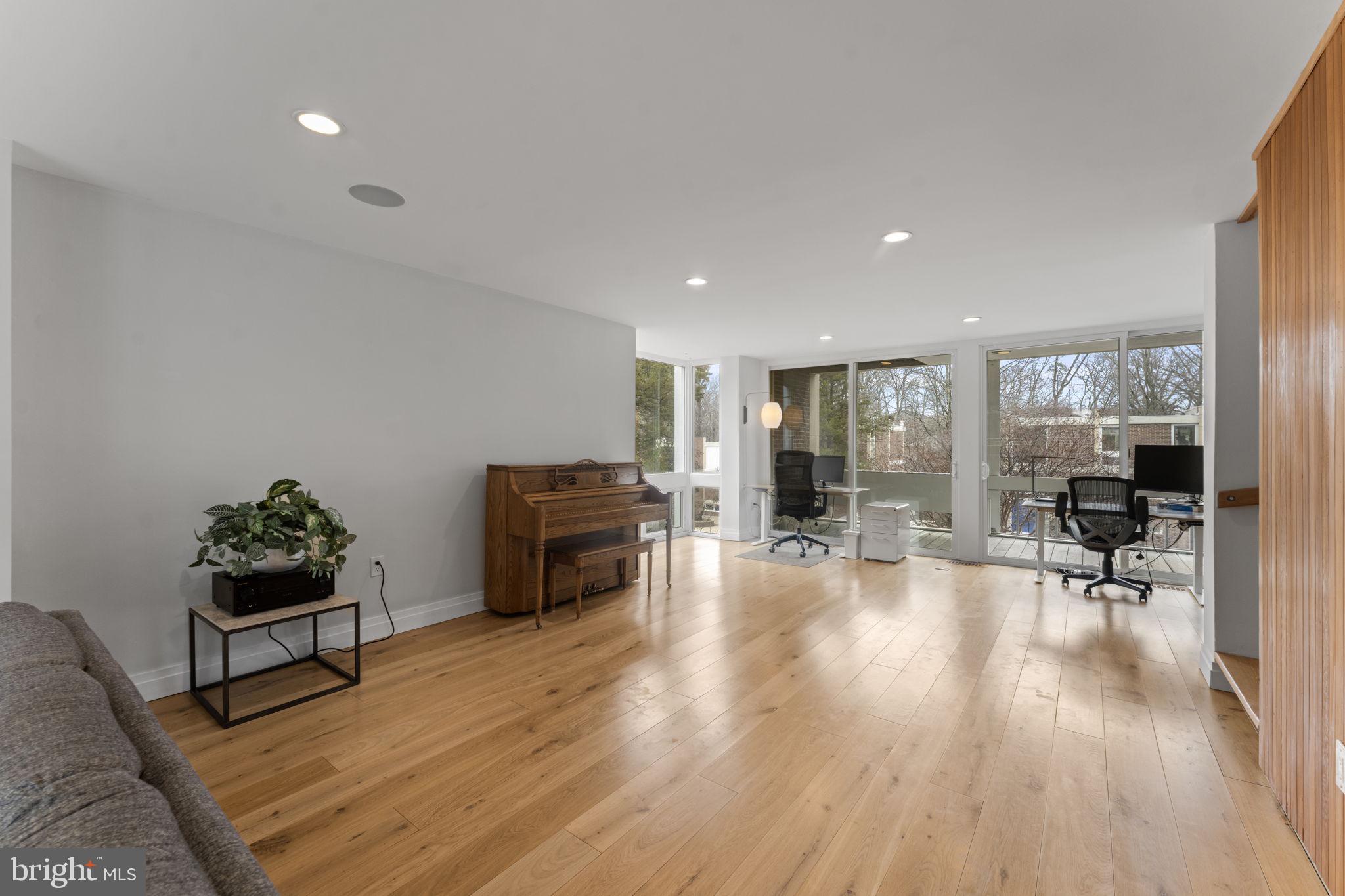 RESTON - Residential