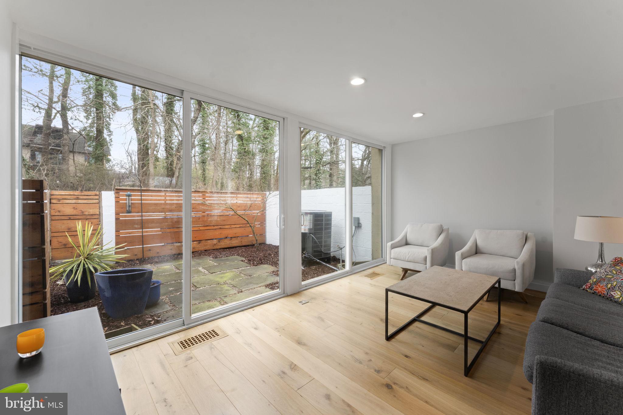 RESTON - Residential