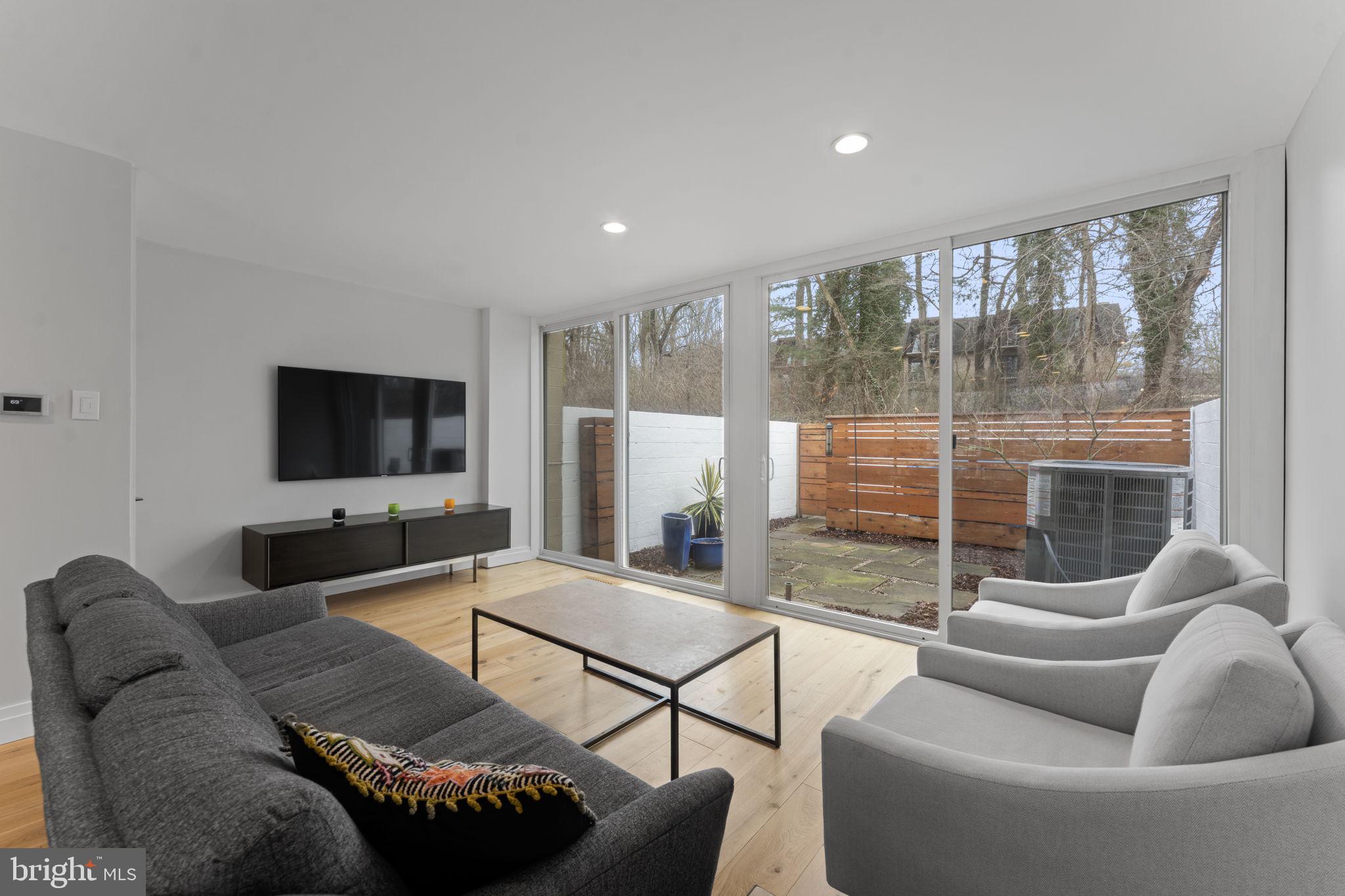 RESTON - Residential