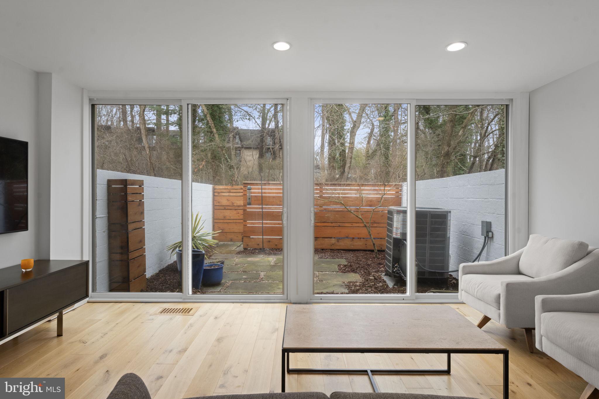 RESTON - Residential