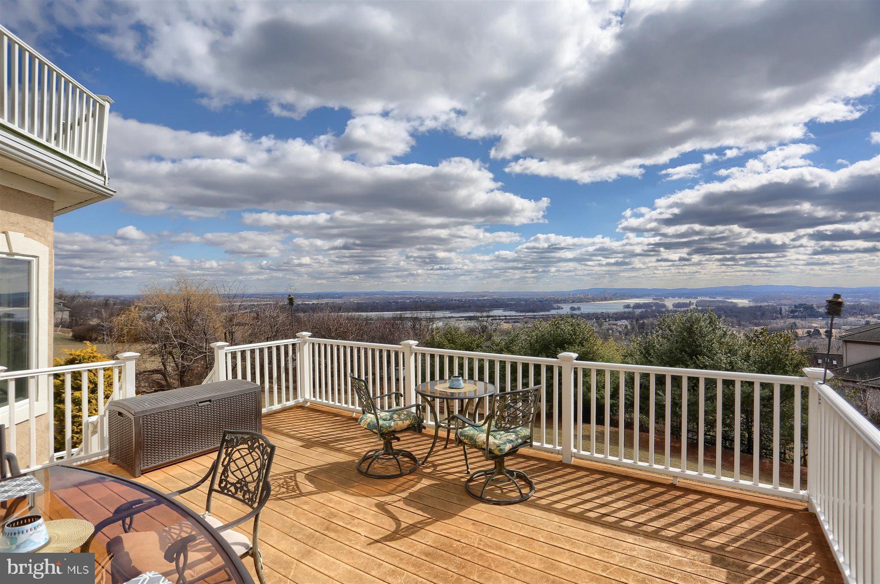 RIVER BEND - Residential