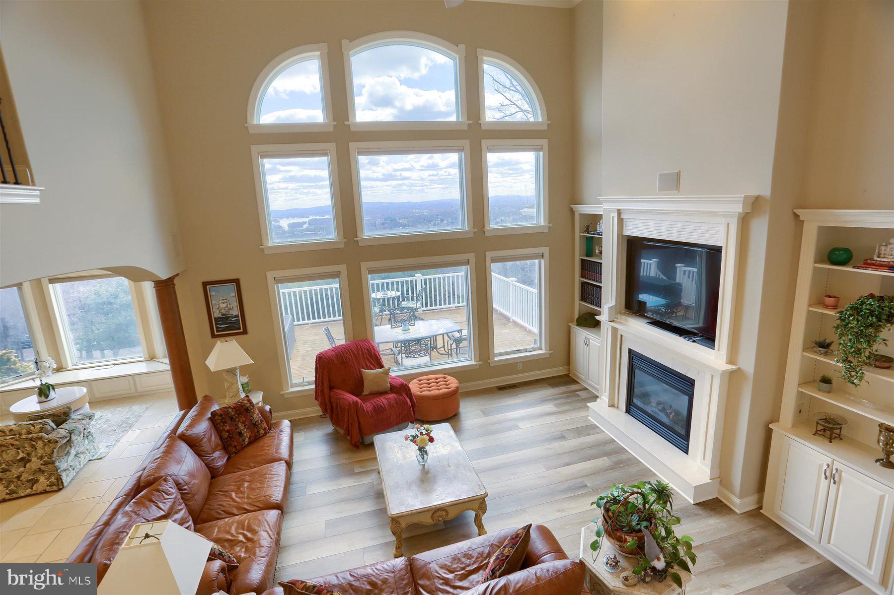 RIVER BEND - Residential