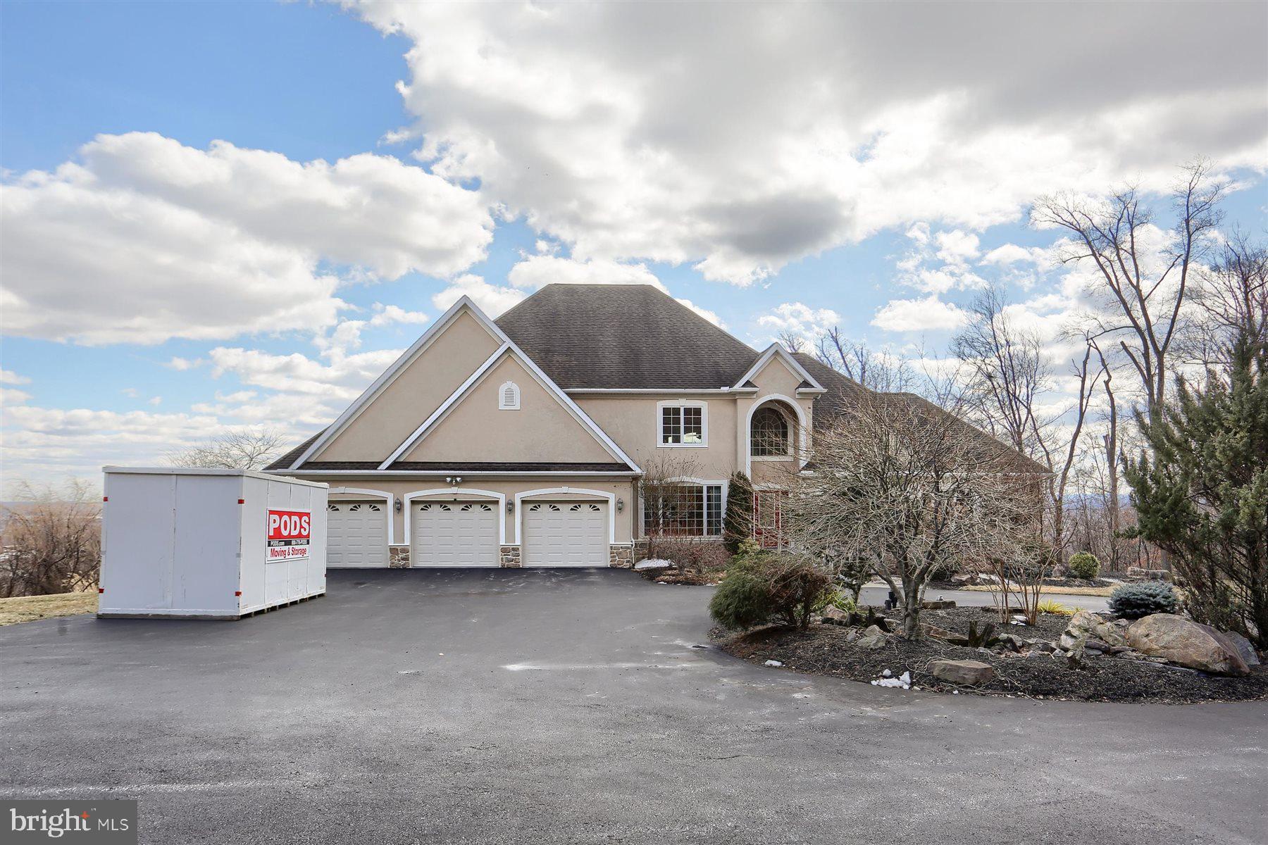 RIVER BEND - Residential