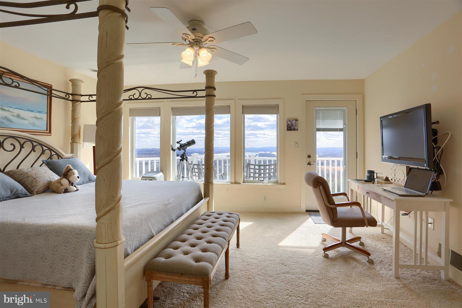 RIVER BEND - Residential