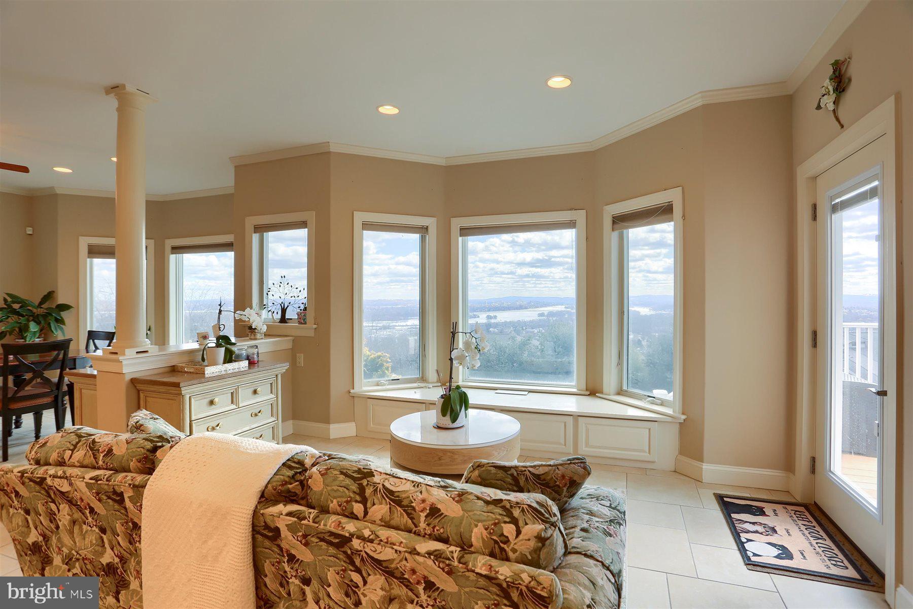 RIVER BEND - Residential