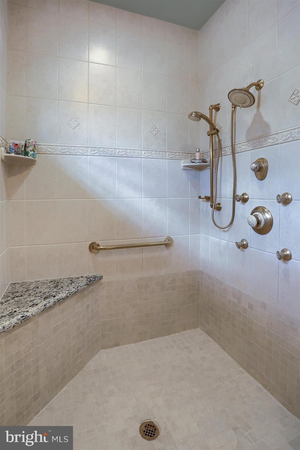 RIVER BEND - Residential