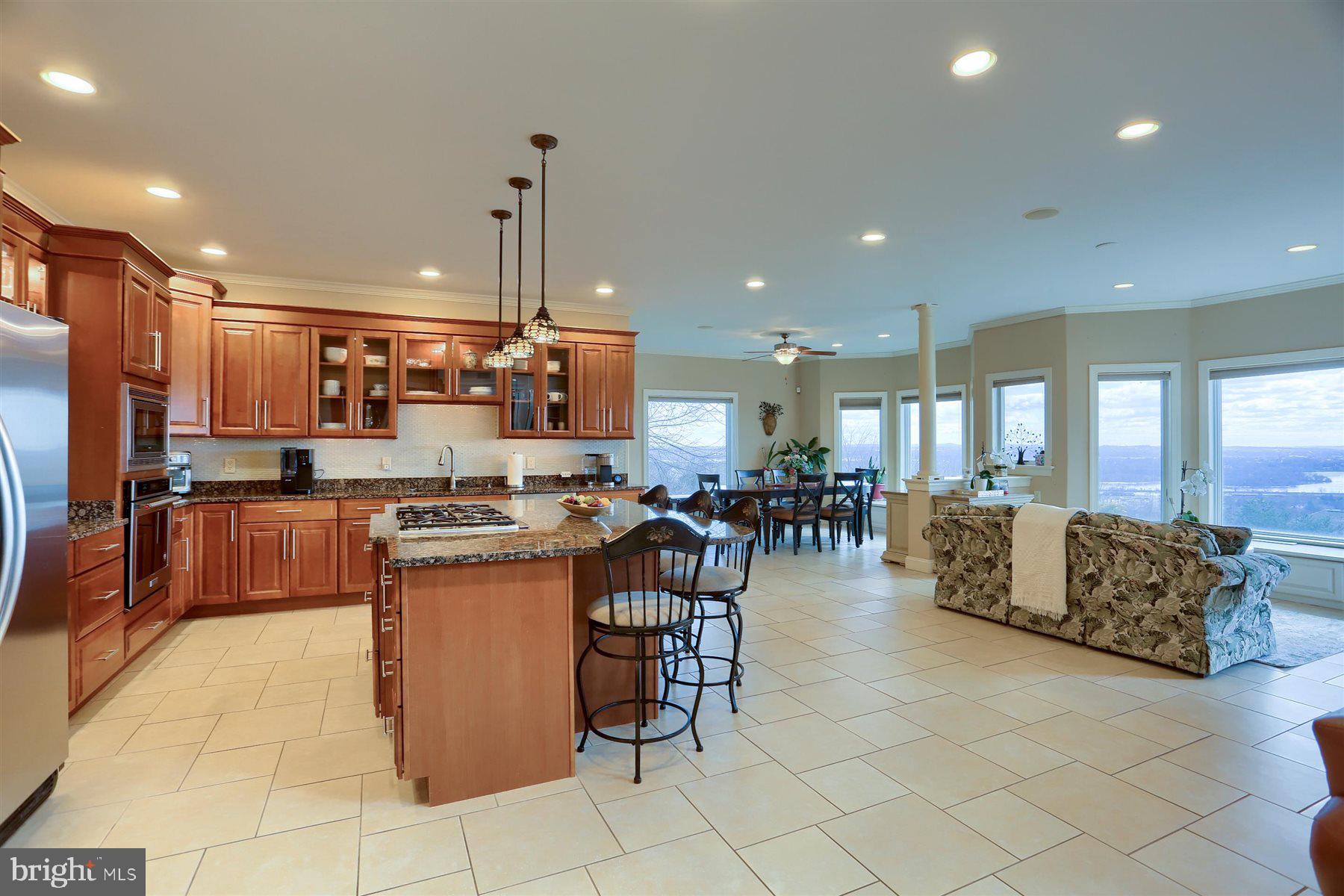 RIVER BEND - Residential