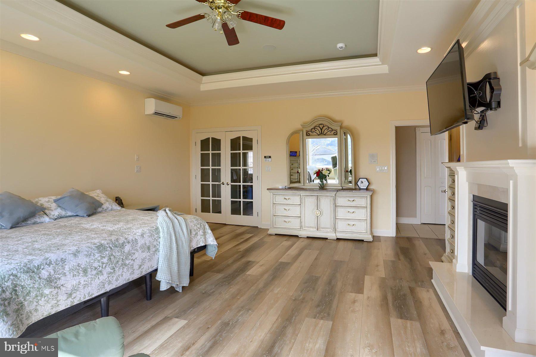 RIVER BEND - Residential