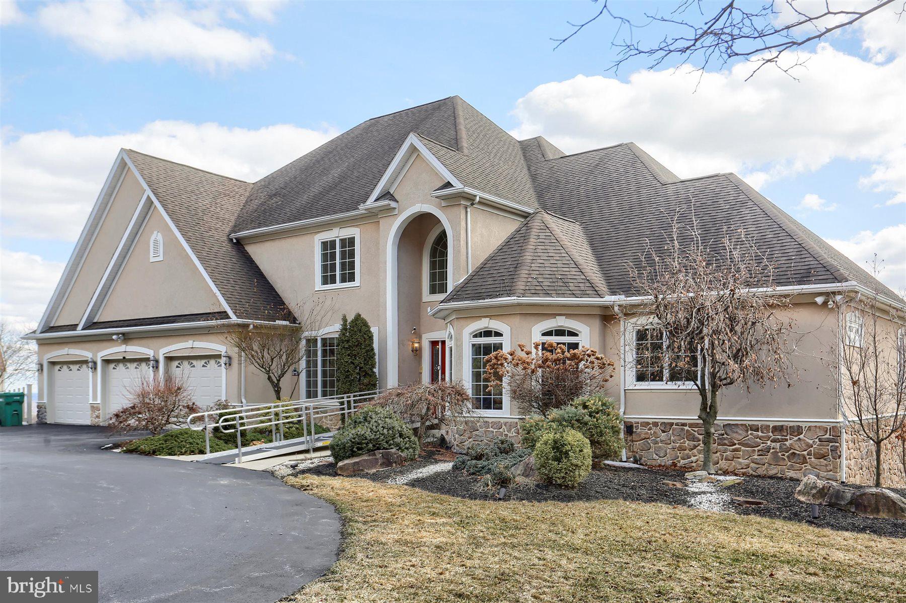 RIVER BEND - Residential