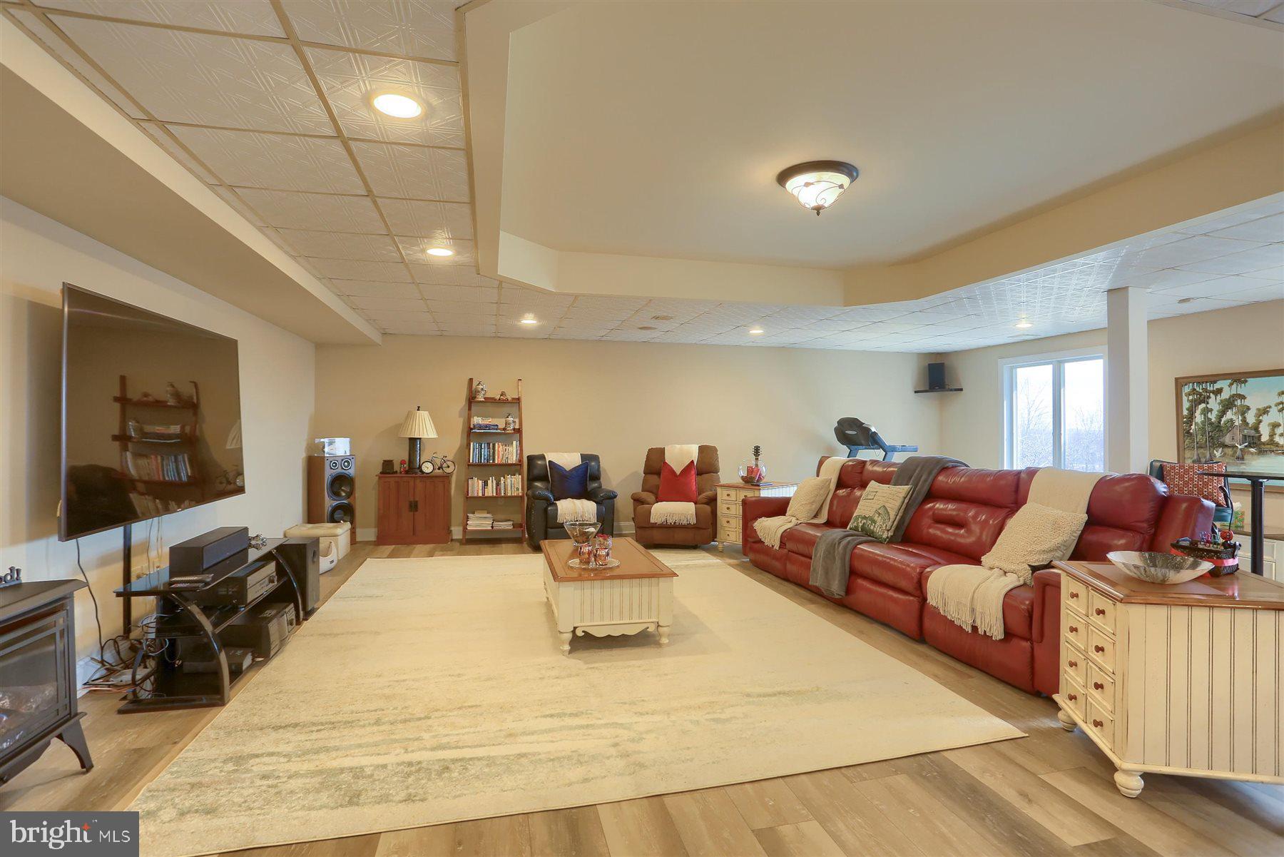 RIVER BEND - Residential