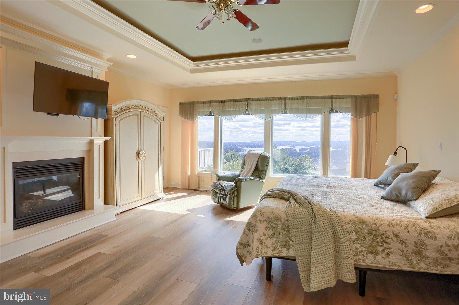 RIVER BEND - Residential