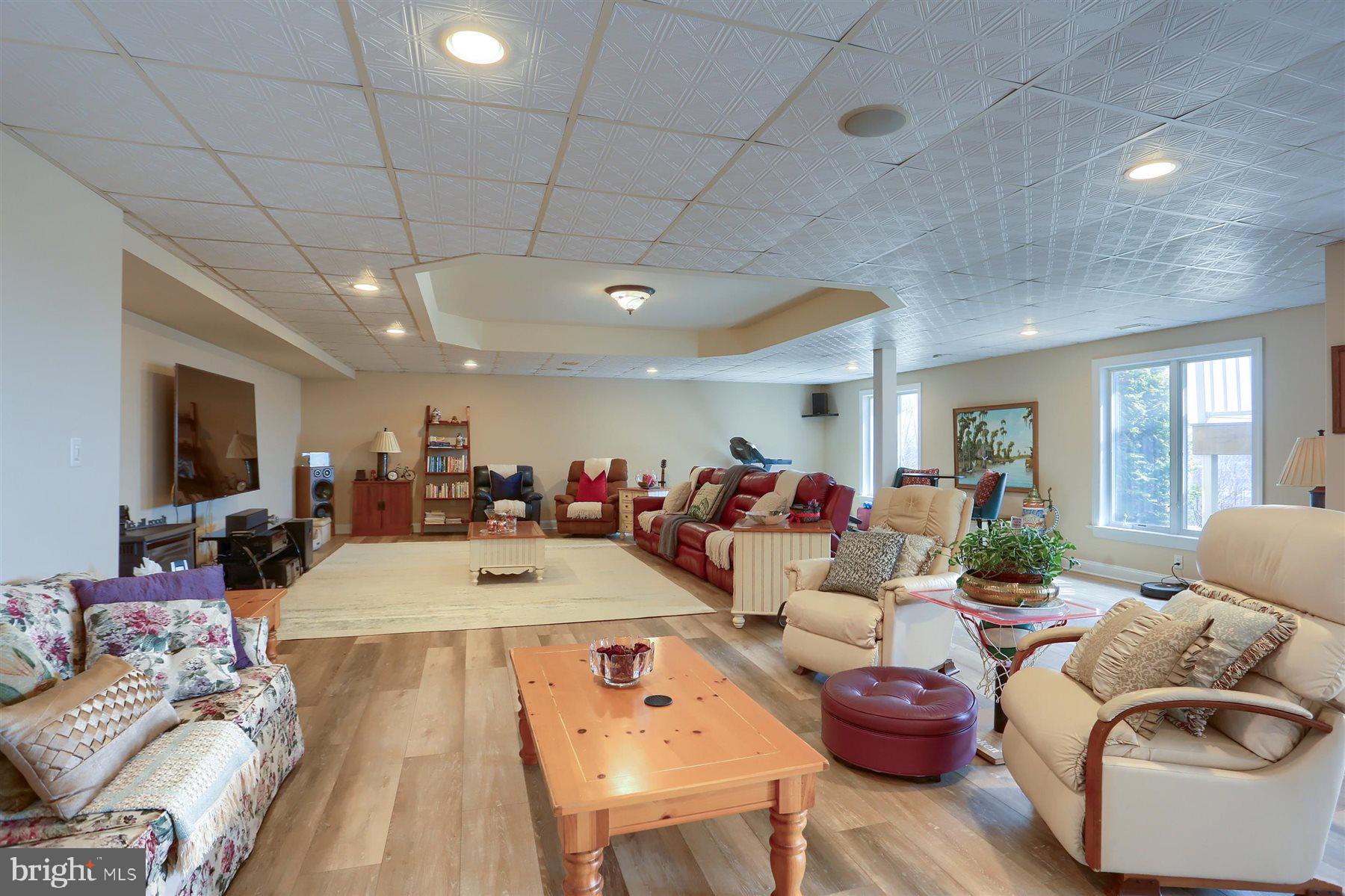 RIVER BEND - Residential