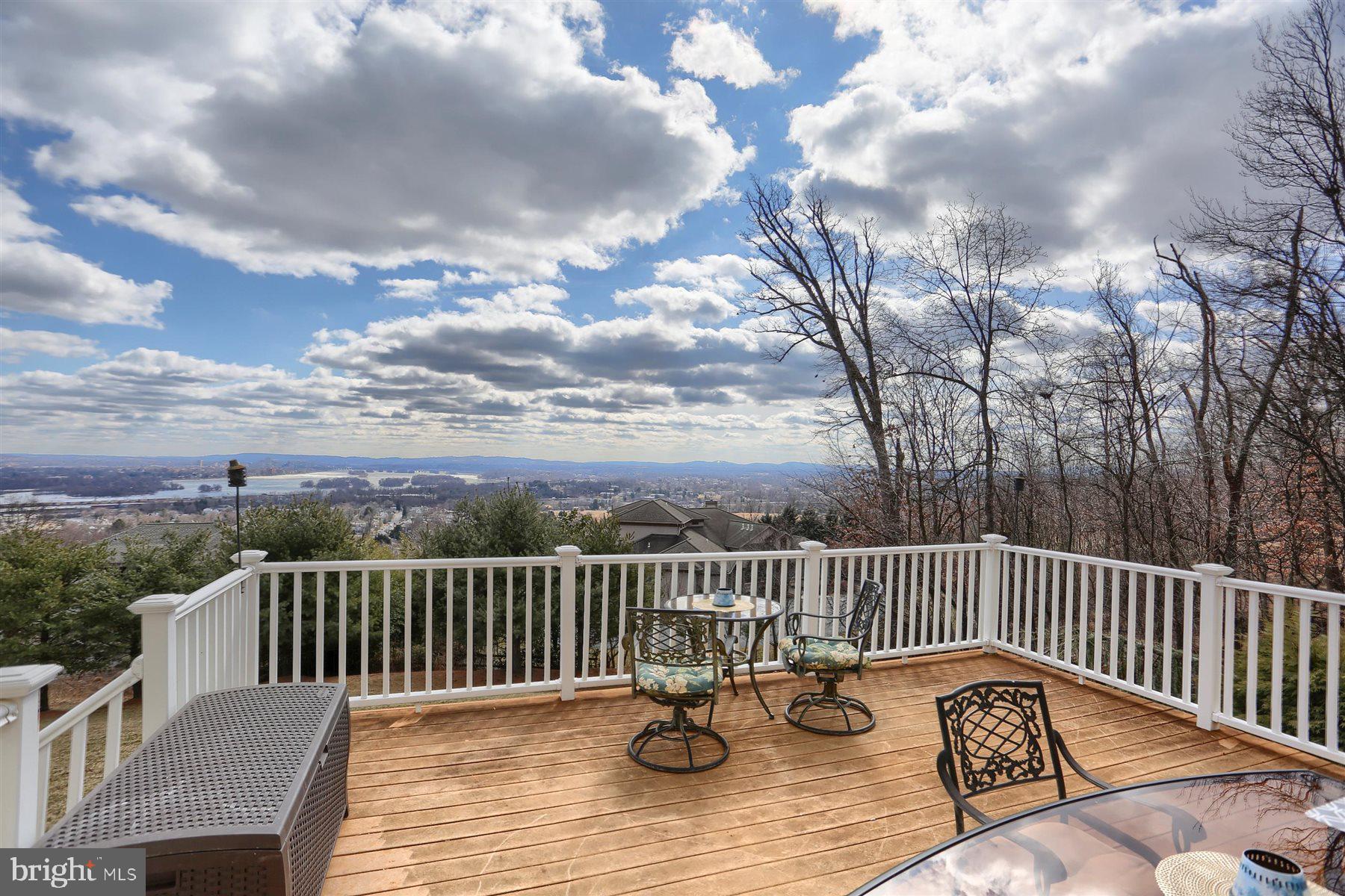 RIVER BEND - Residential