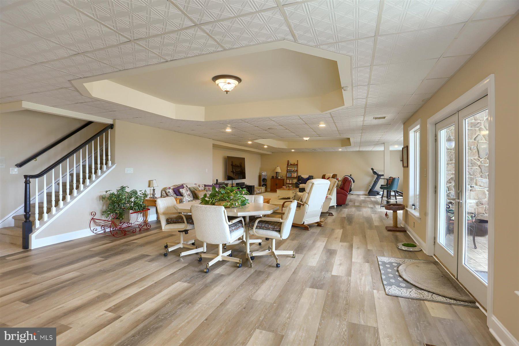 RIVER BEND - Residential