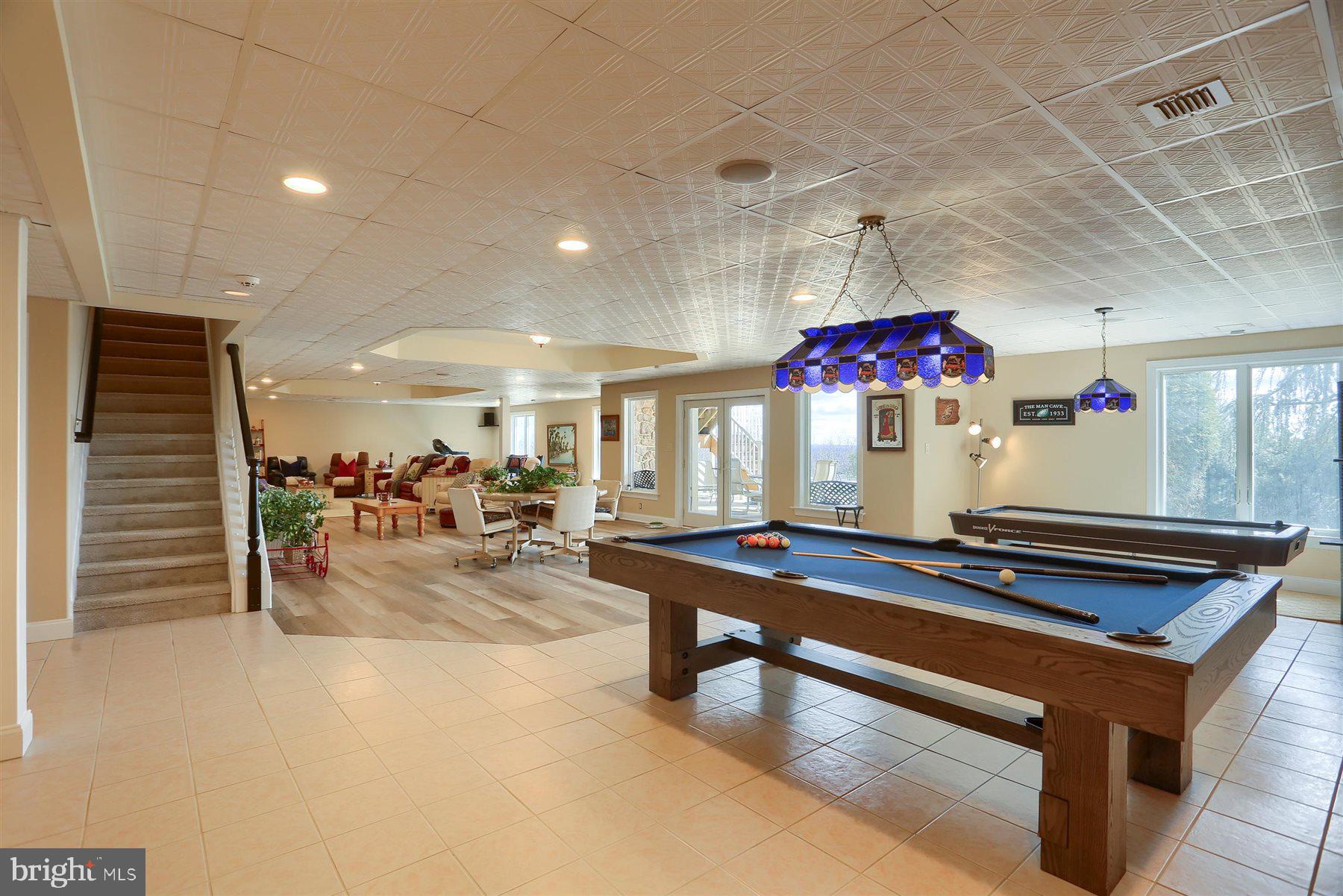 RIVER BEND - Residential