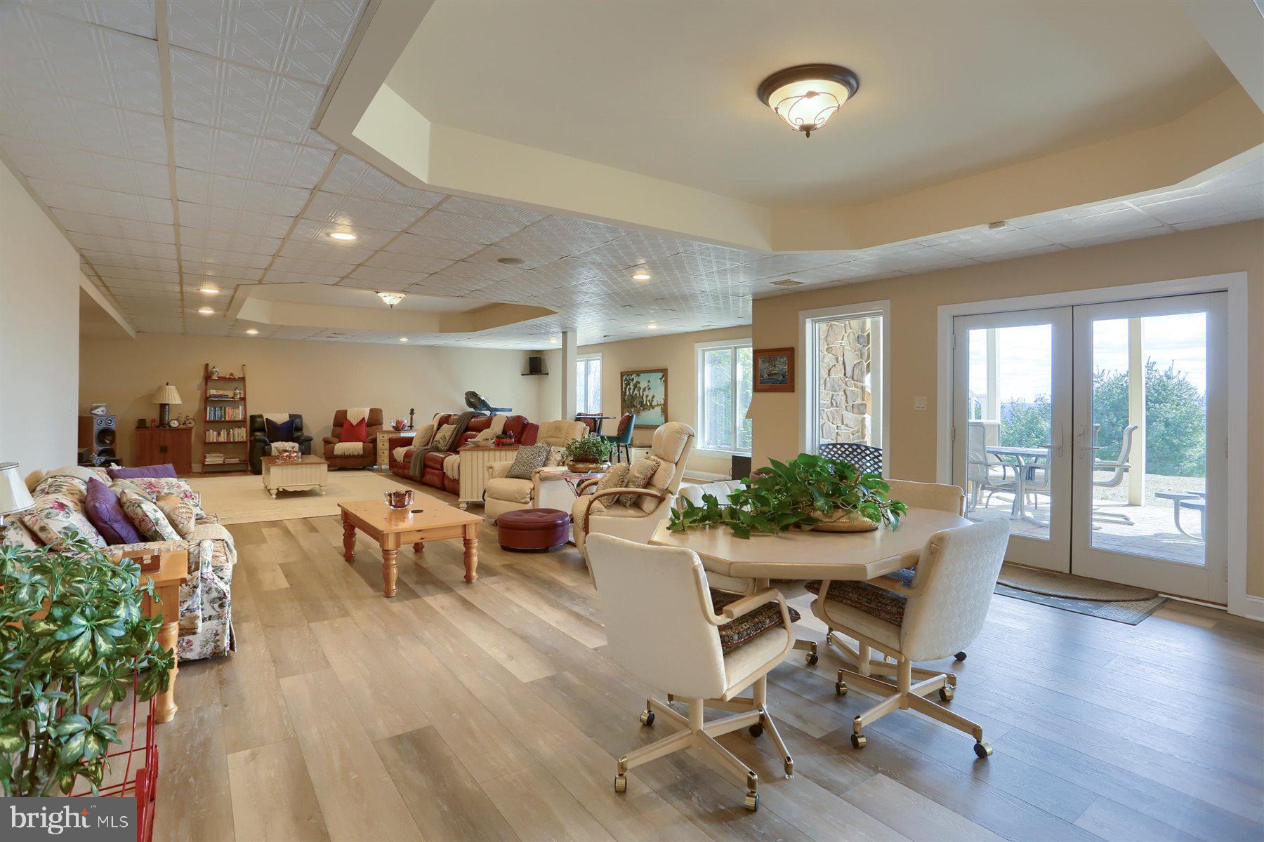 RIVER BEND - Residential