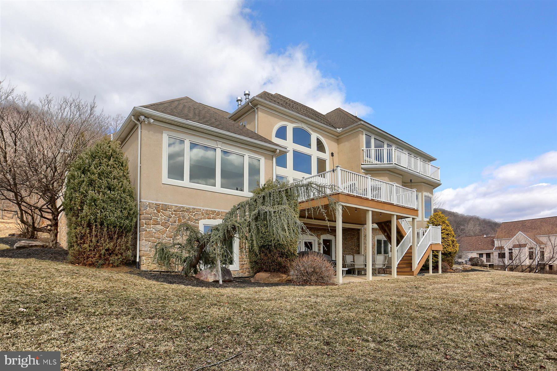 RIVER BEND - Residential