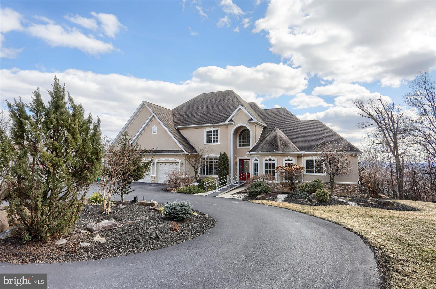 RIVER BEND - Residential