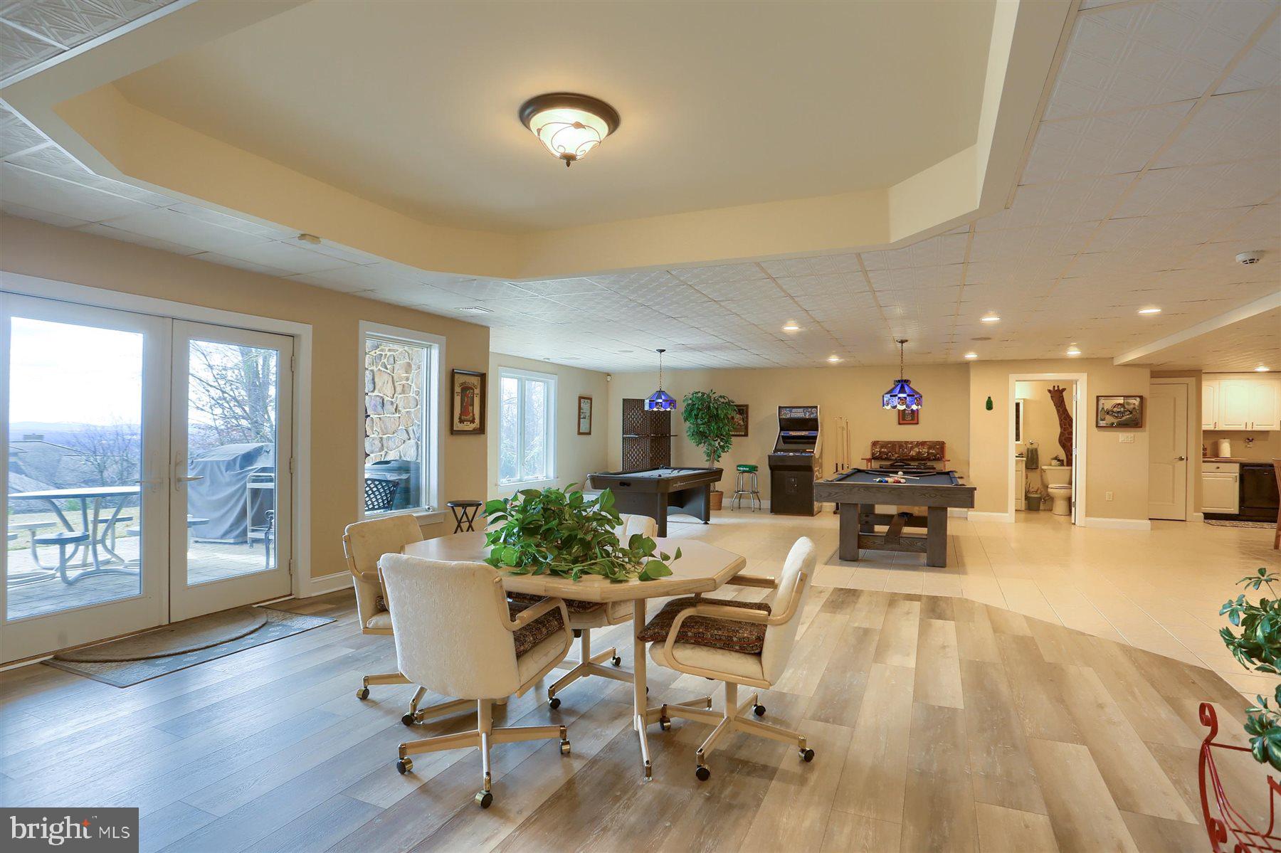 RIVER BEND - Residential