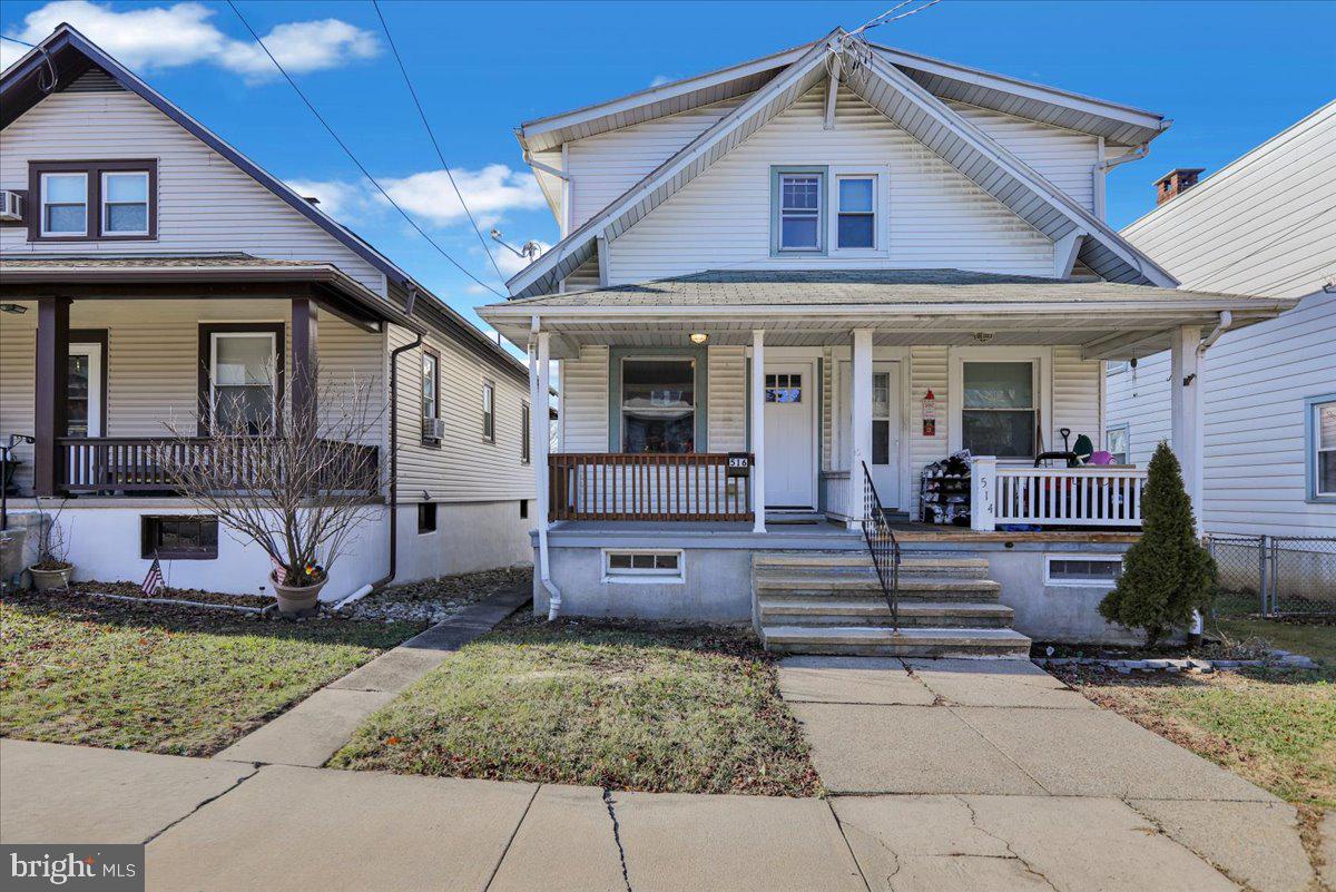 This charming semi detached home is available for rent in Hamburg Schools. Offering 2 bedrooms and 1 bathroom. Tenants responsible for all utilities.
