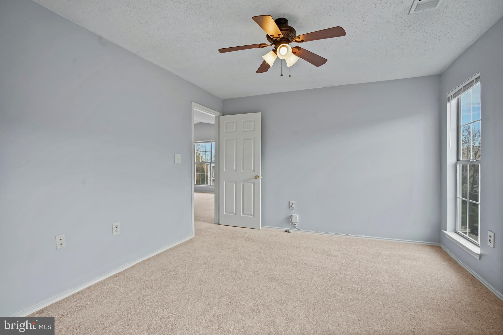 ASHBURN FARM - Residential