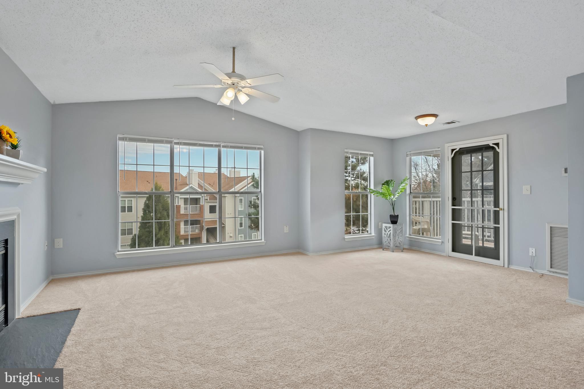 ASHBURN FARM - Residential