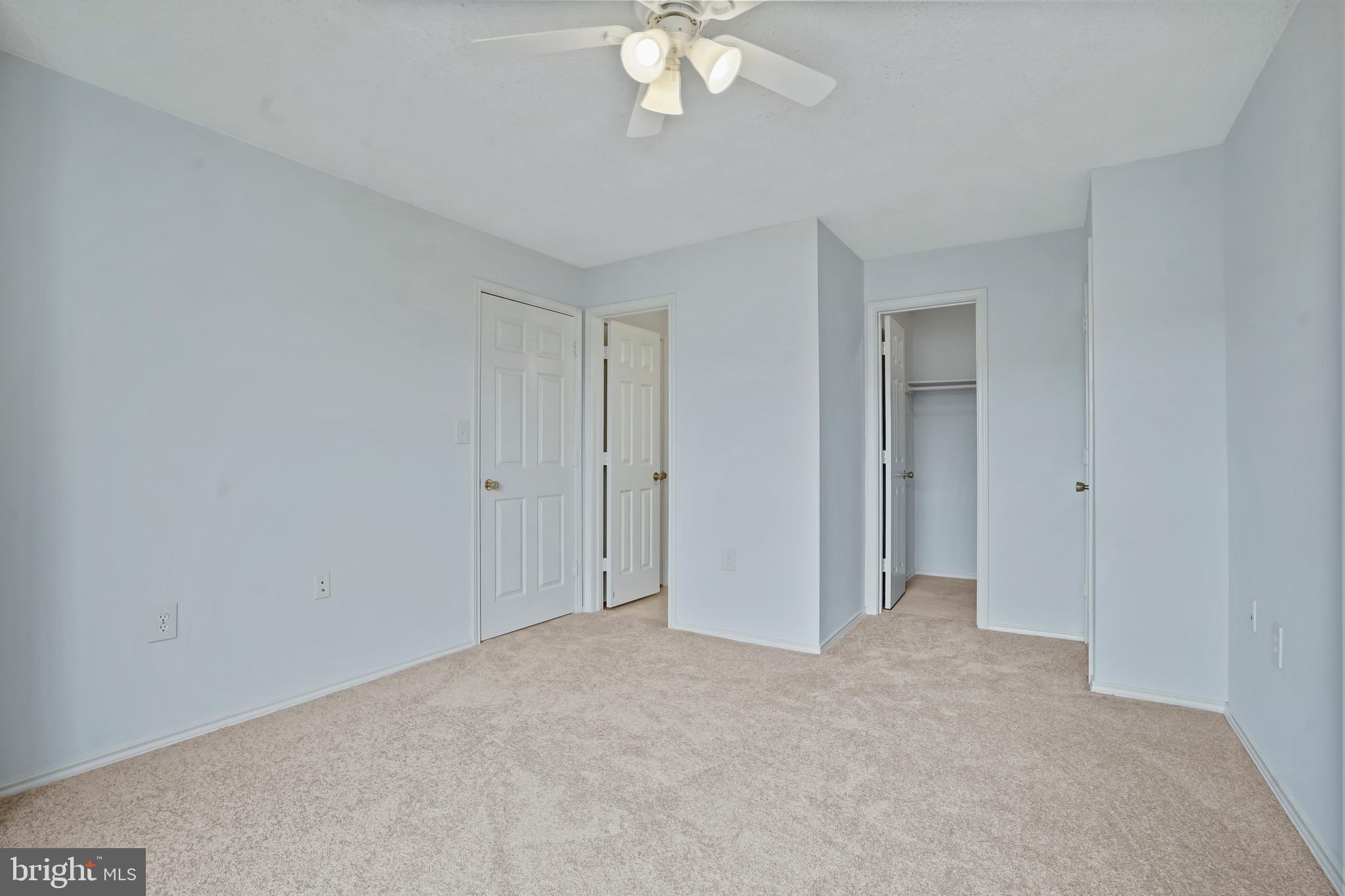 ASHBURN FARM - Residential