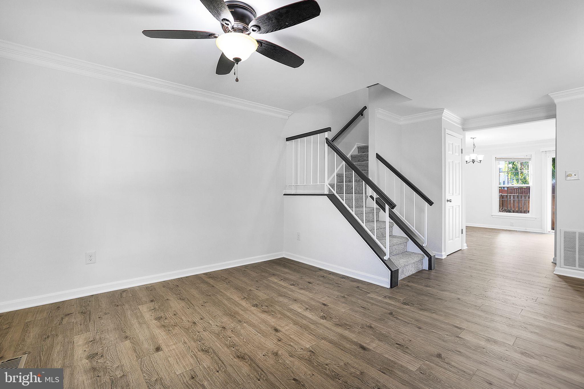 SARATOGA TOWNHOUSES - Residential