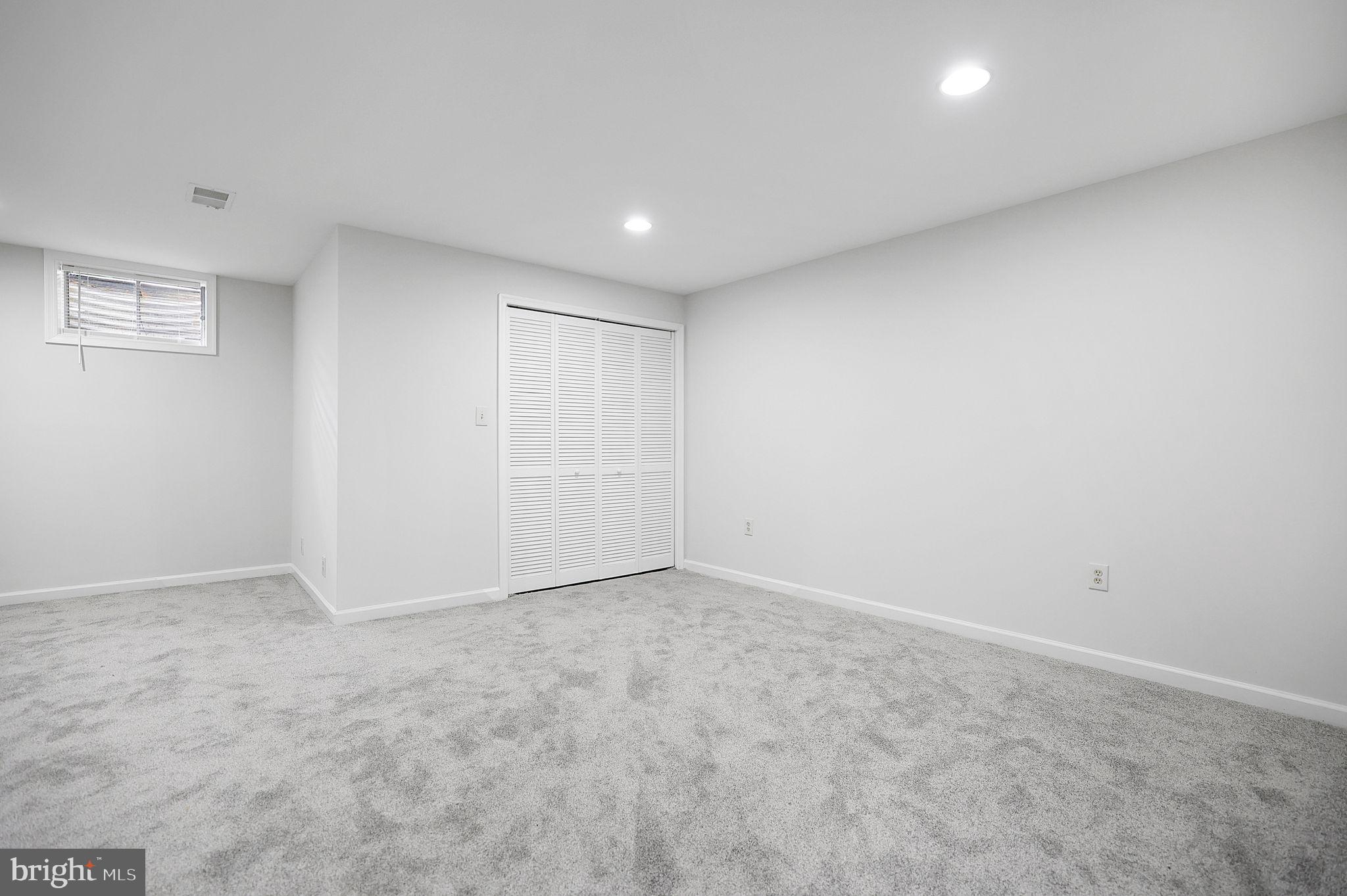 SARATOGA TOWNHOUSES - Residential