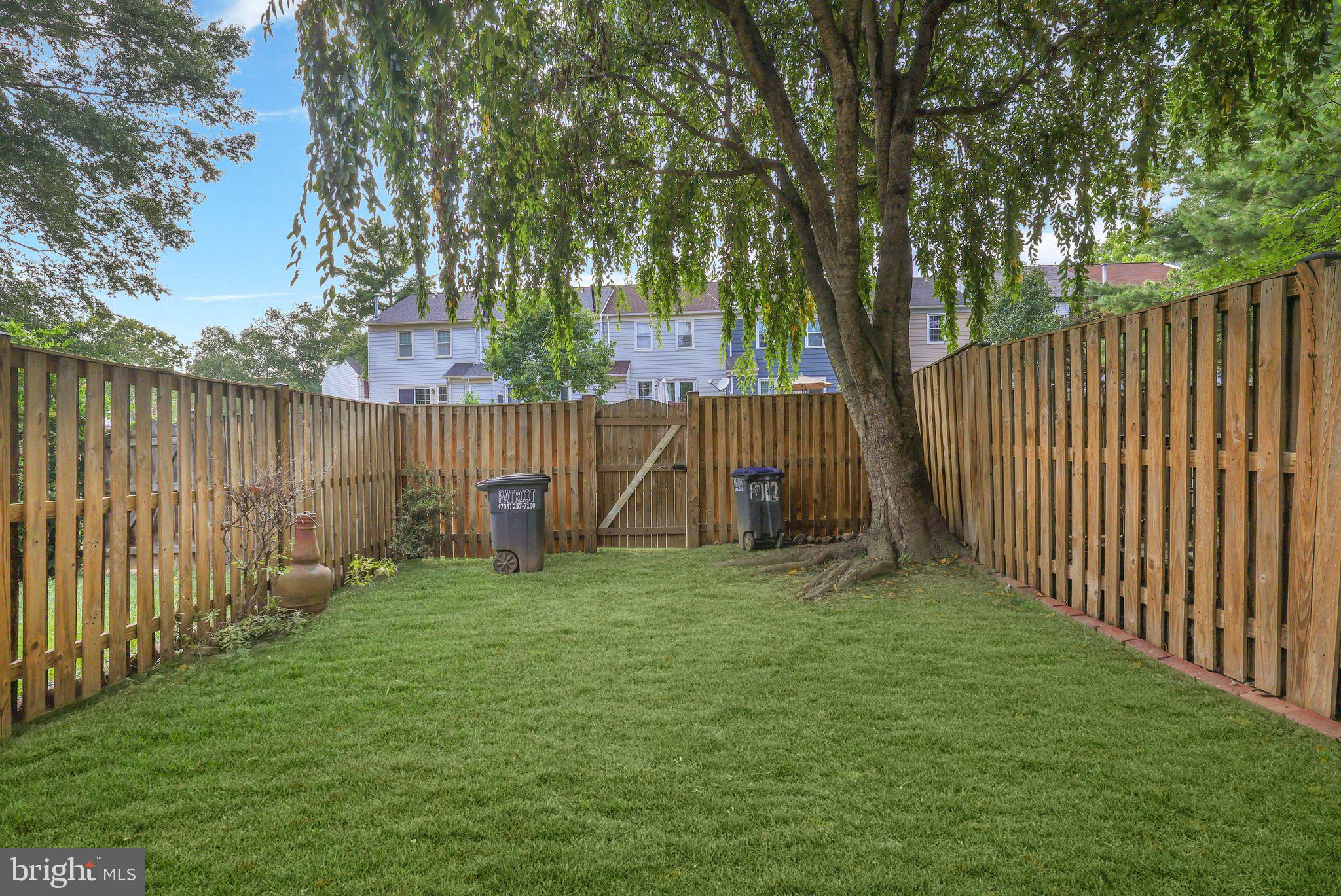 SARATOGA TOWNHOUSES - Residential