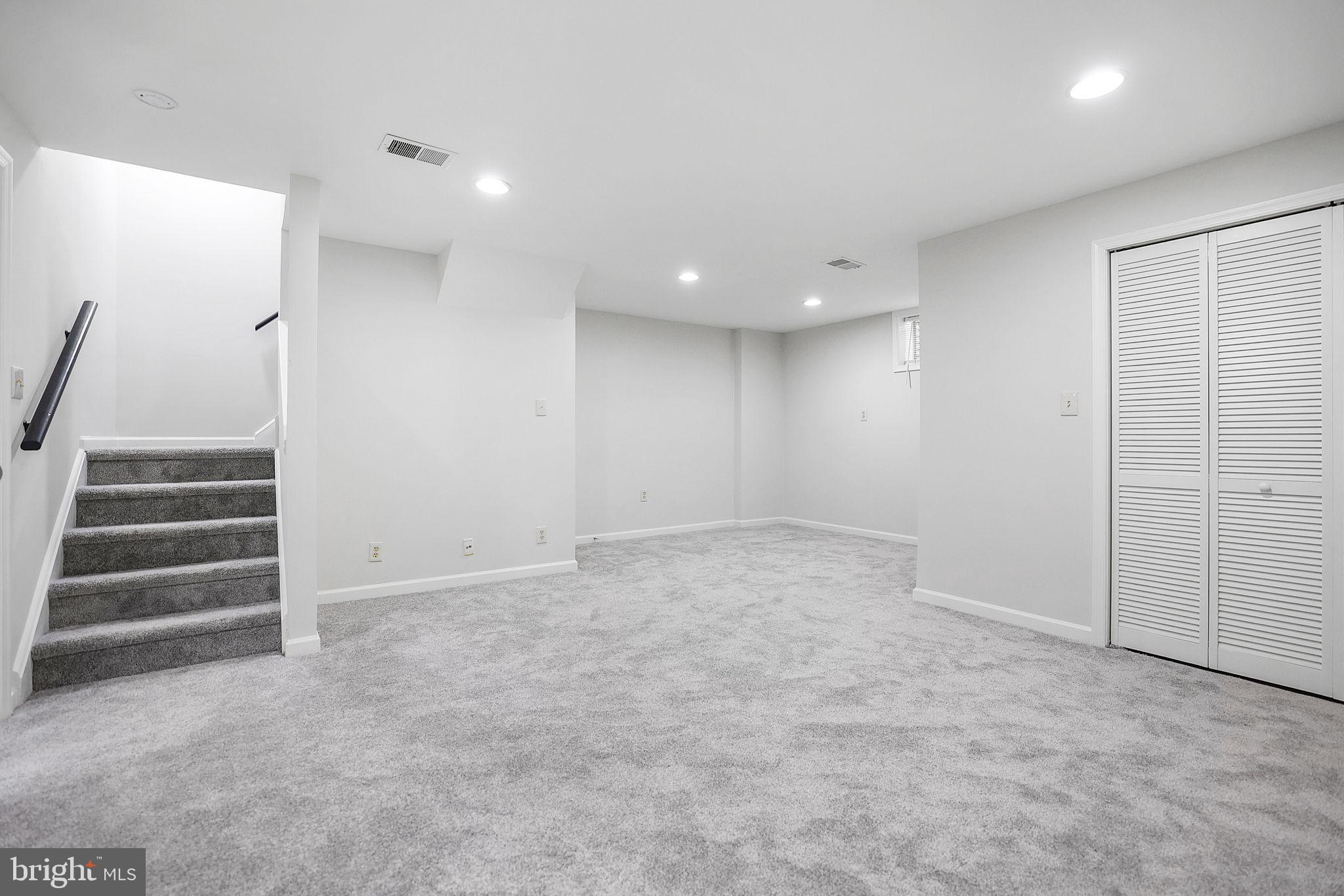 SARATOGA TOWNHOUSES - Residential