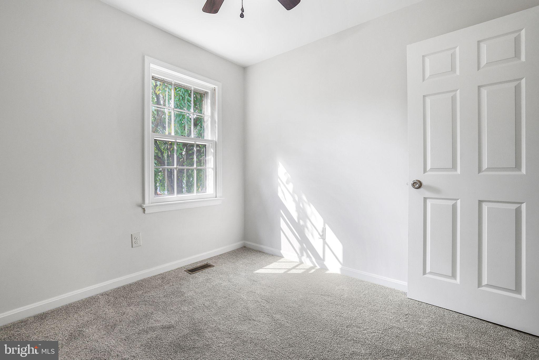 SARATOGA TOWNHOUSES - Residential