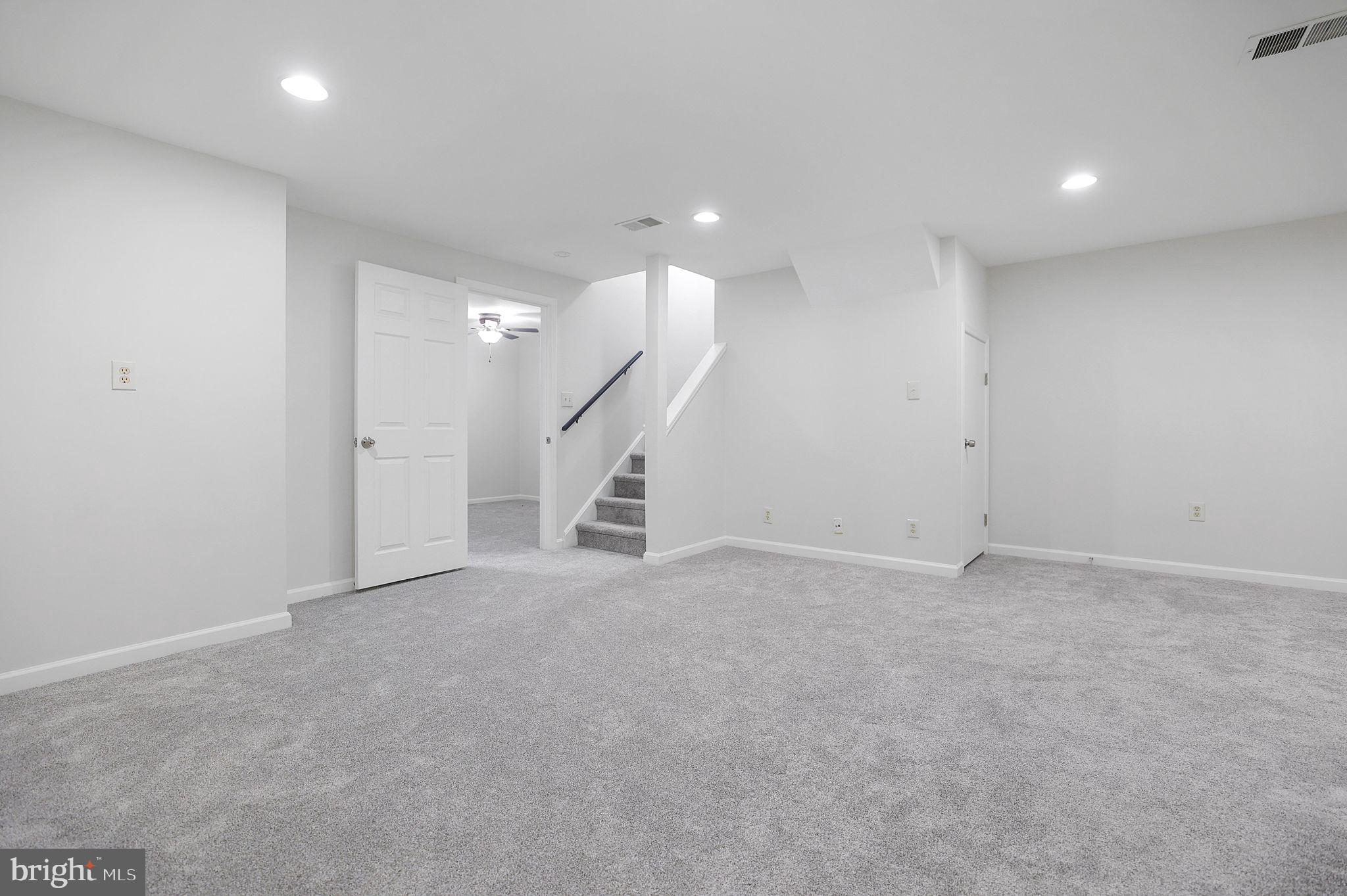 SARATOGA TOWNHOUSES - Residential