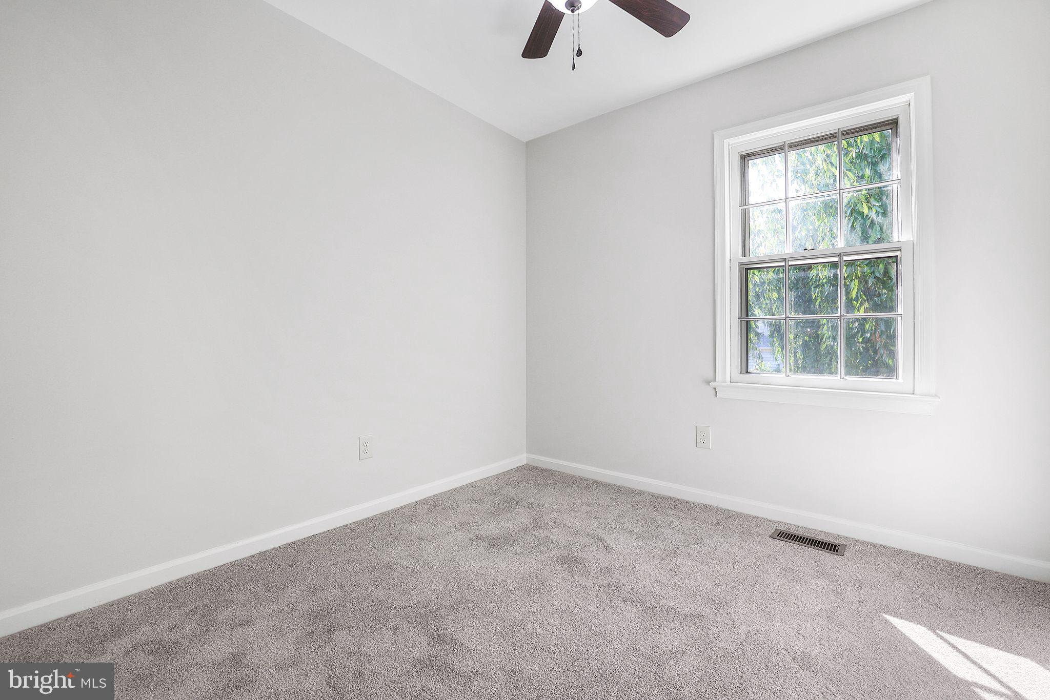 SARATOGA TOWNHOUSES - Residential