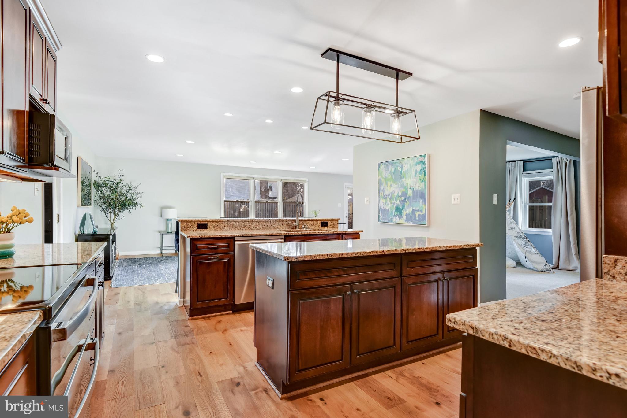 BROOKFIELD - Residential