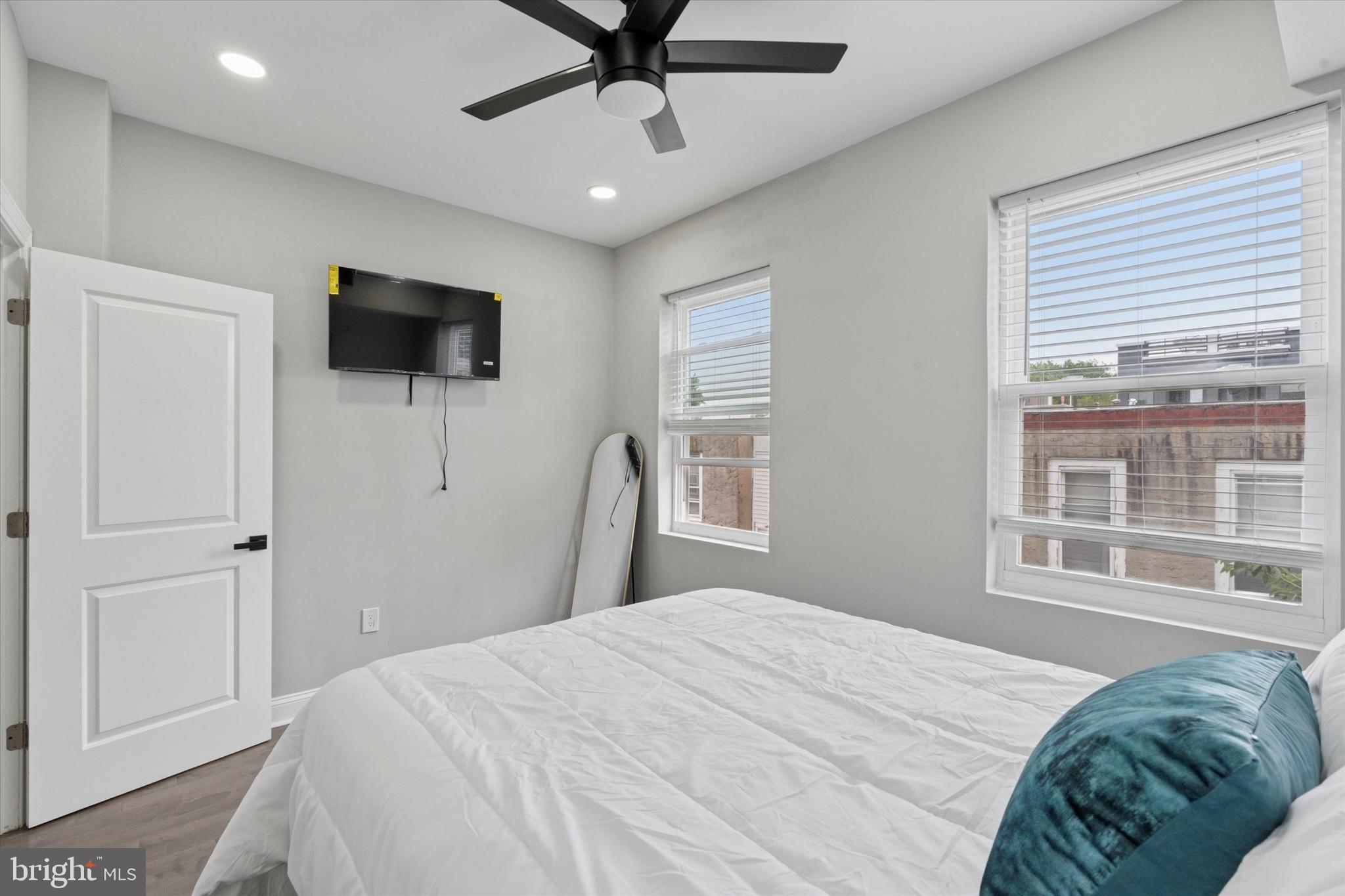 POINT BREEZE - Residential