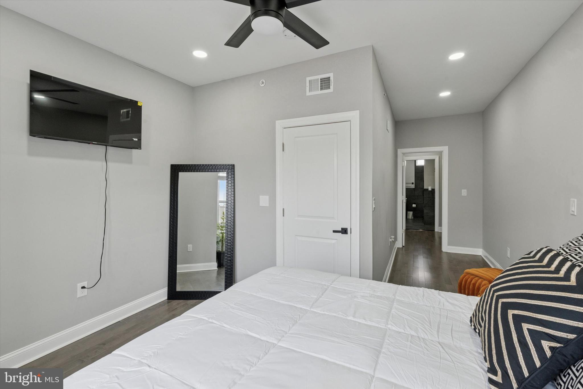 POINT BREEZE - Residential