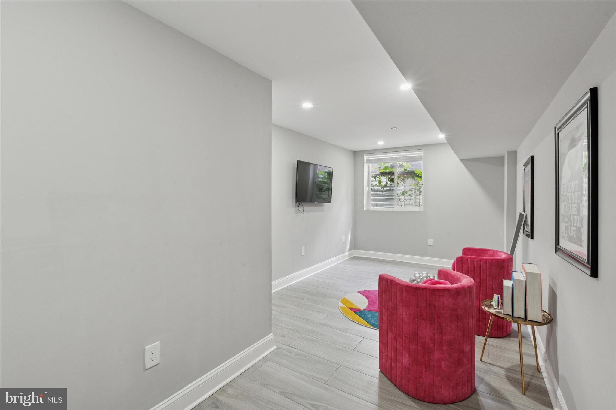 POINT BREEZE - Residential