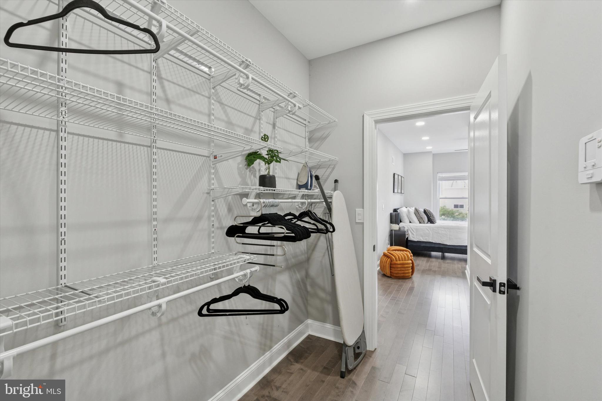 POINT BREEZE - Residential