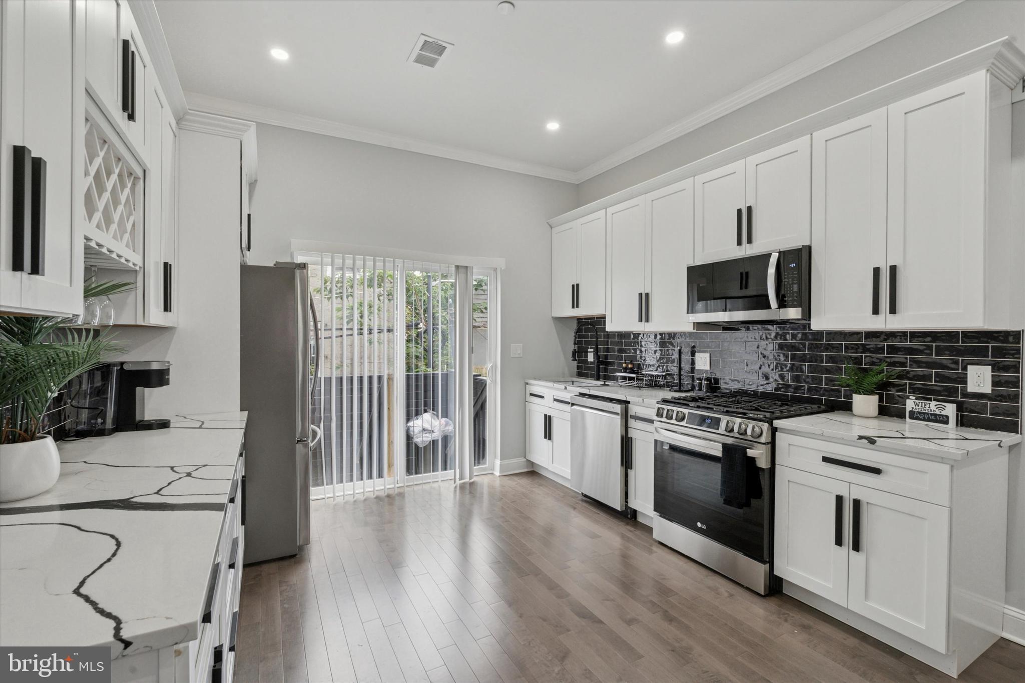 POINT BREEZE - Residential