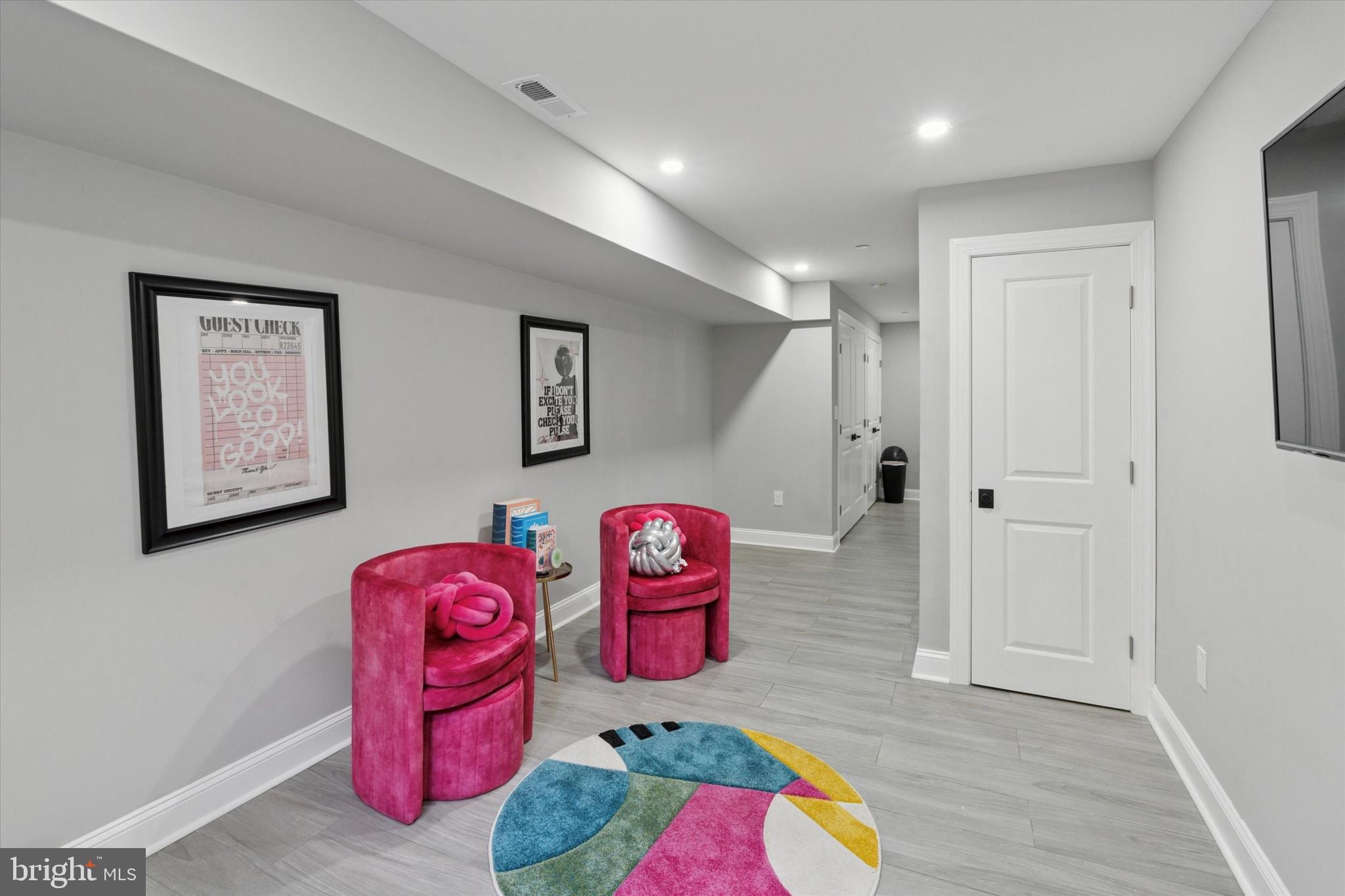 POINT BREEZE - Residential