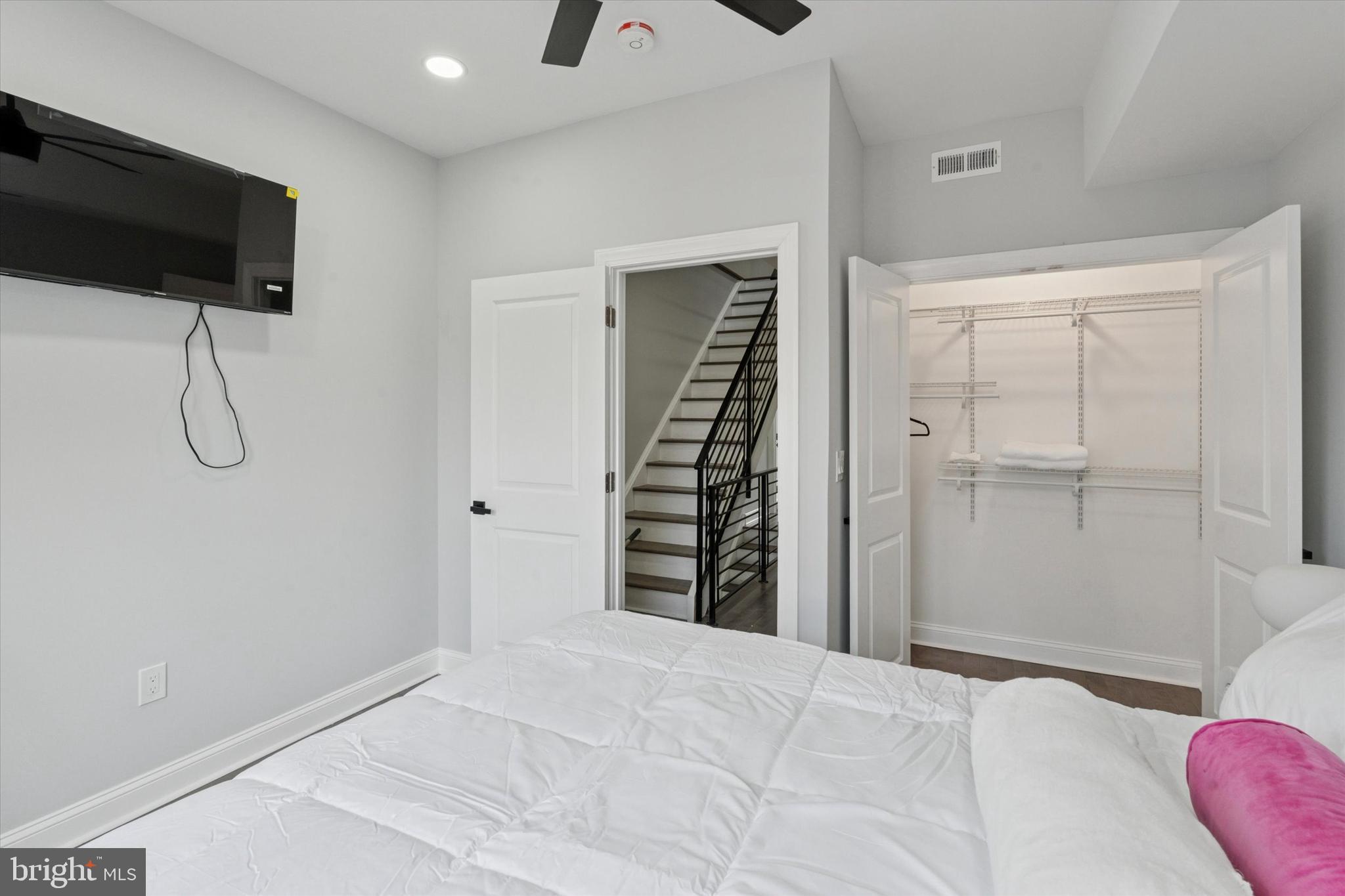 POINT BREEZE - Residential