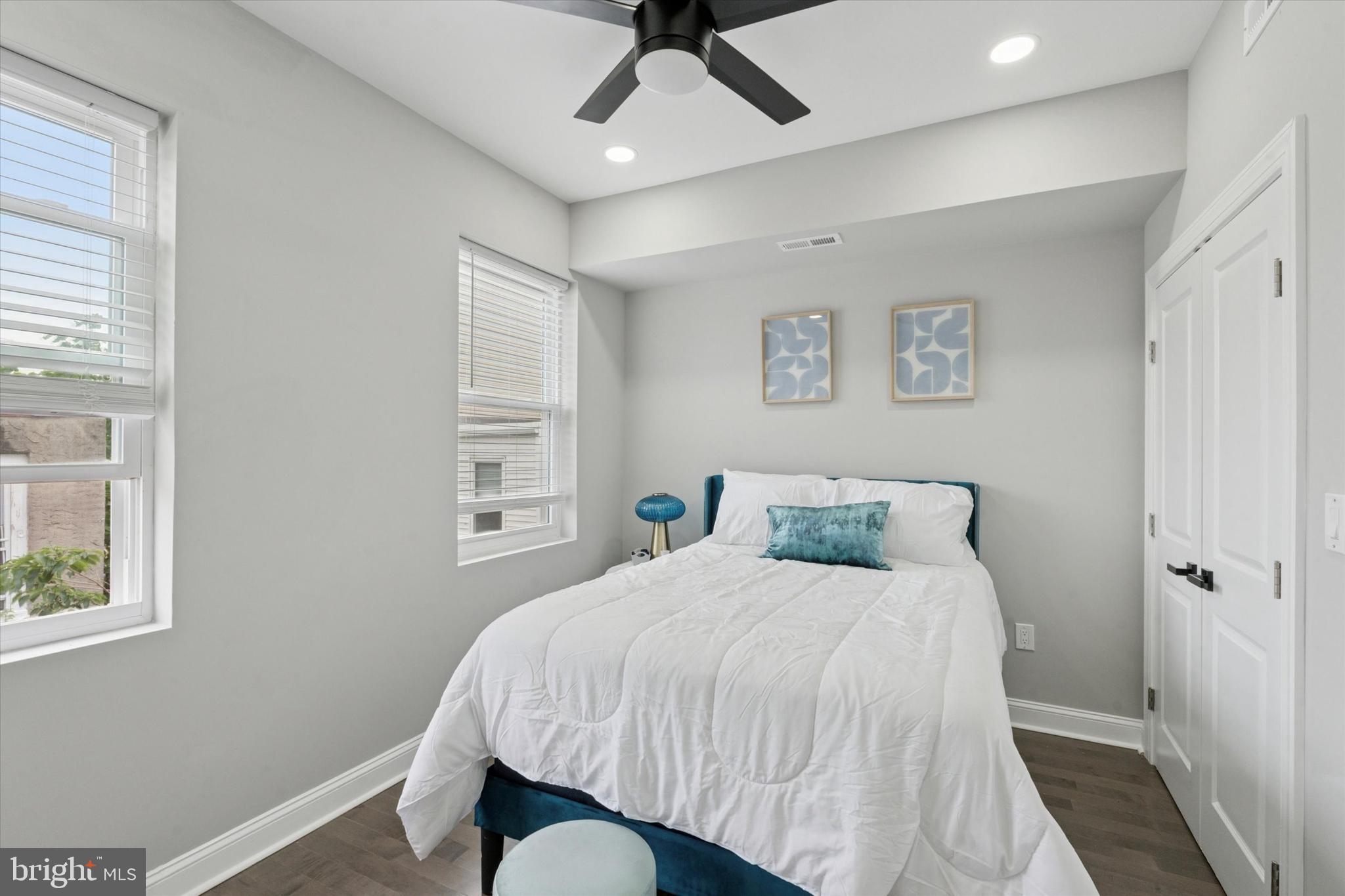 POINT BREEZE - Residential