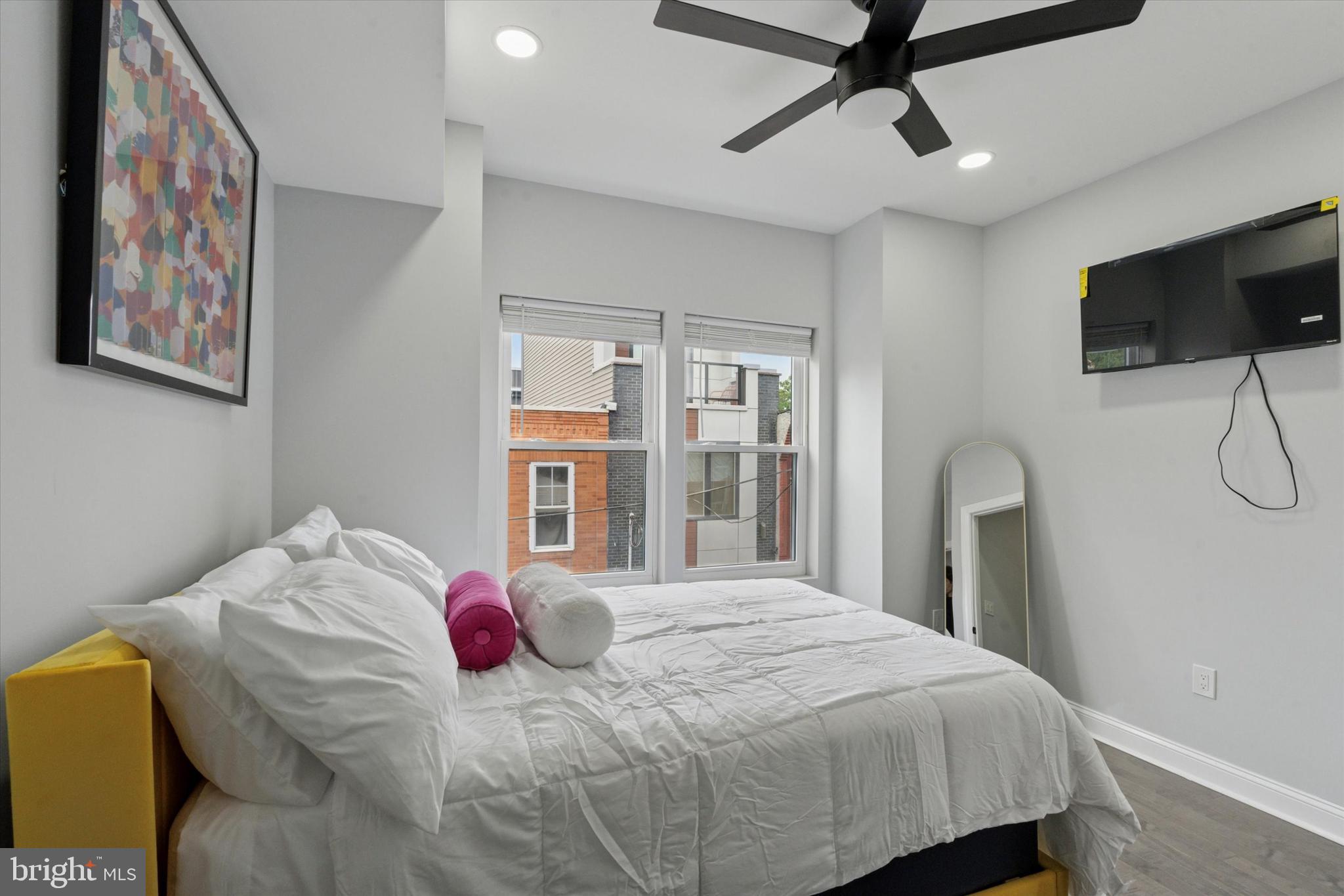 POINT BREEZE - Residential