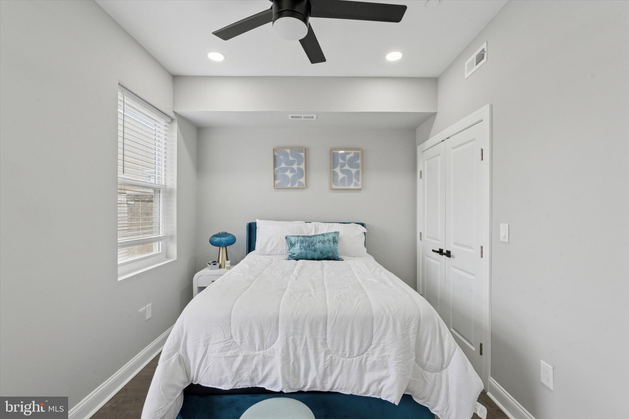 POINT BREEZE - Residential