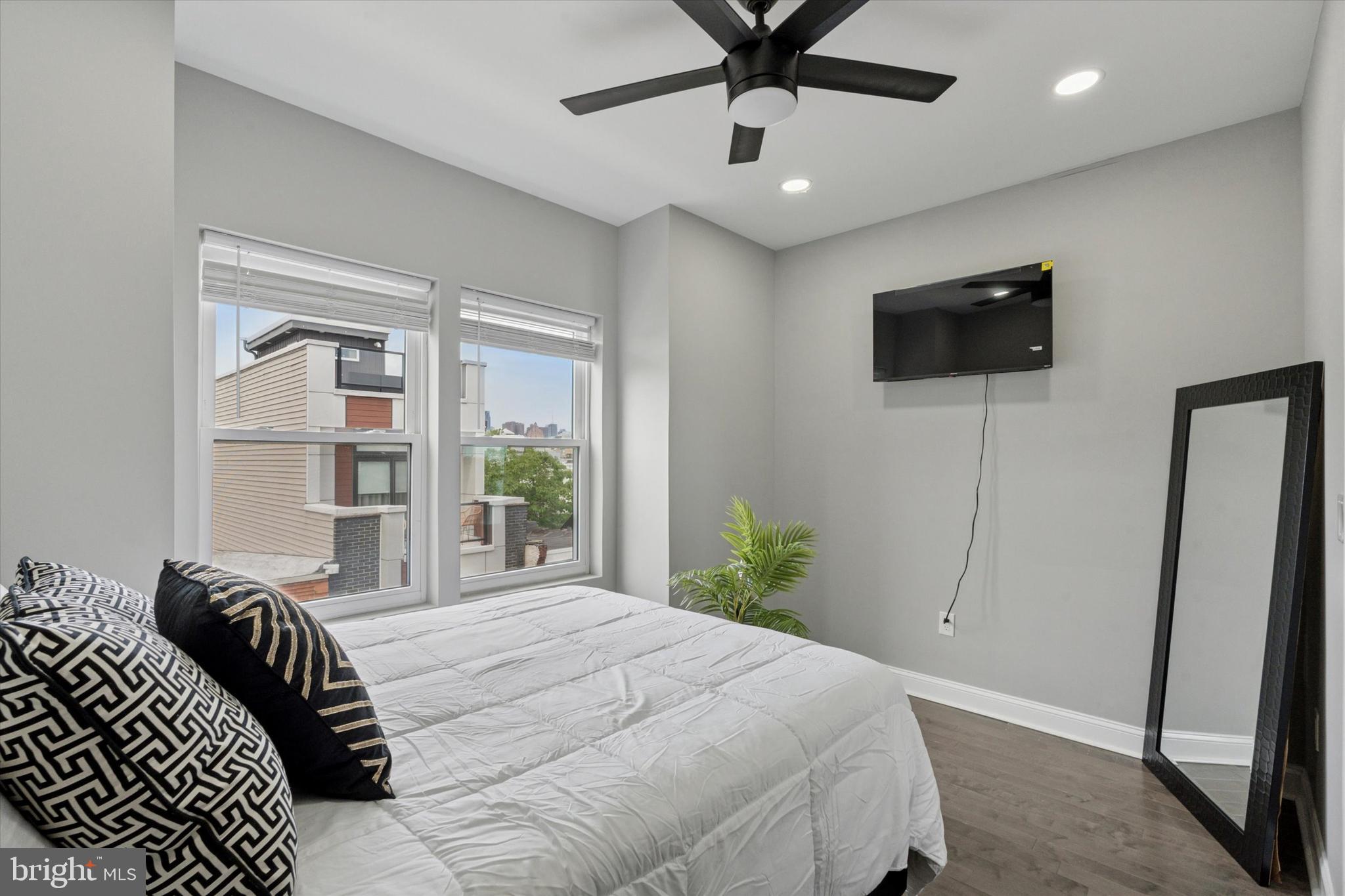 POINT BREEZE - Residential