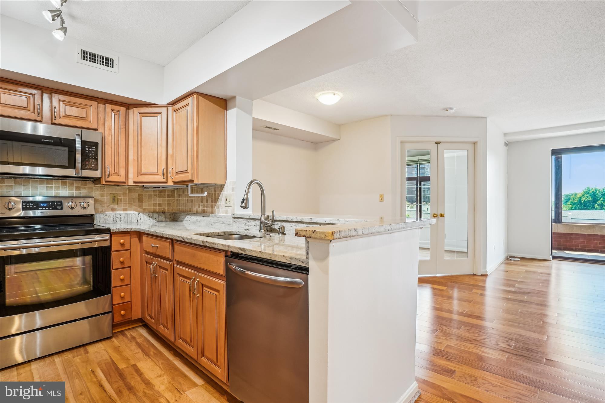 2400 CLARENDON BOULEVARD 511