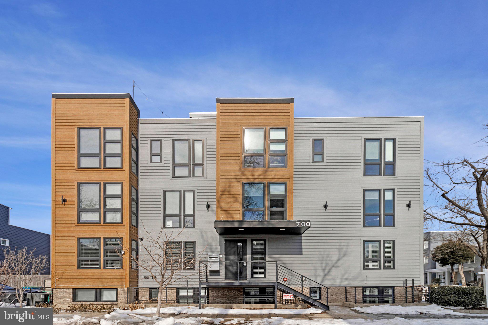 700 16TH STREET NE 2