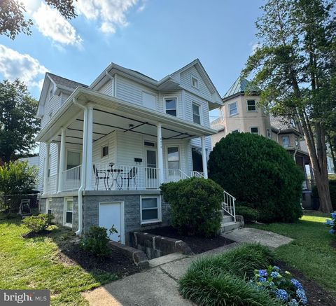 4010 33RD MOUNT RAINIER MD 20712